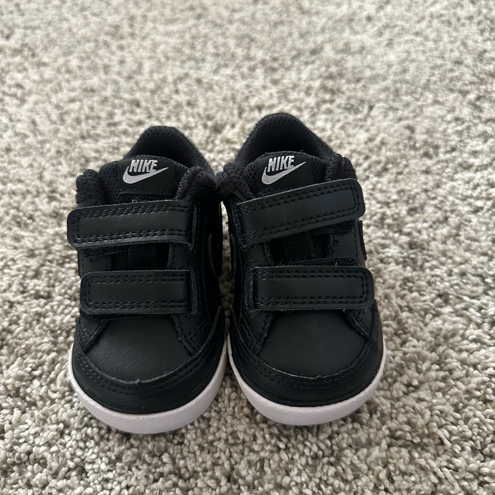 3C Nike black Athletic Shoes